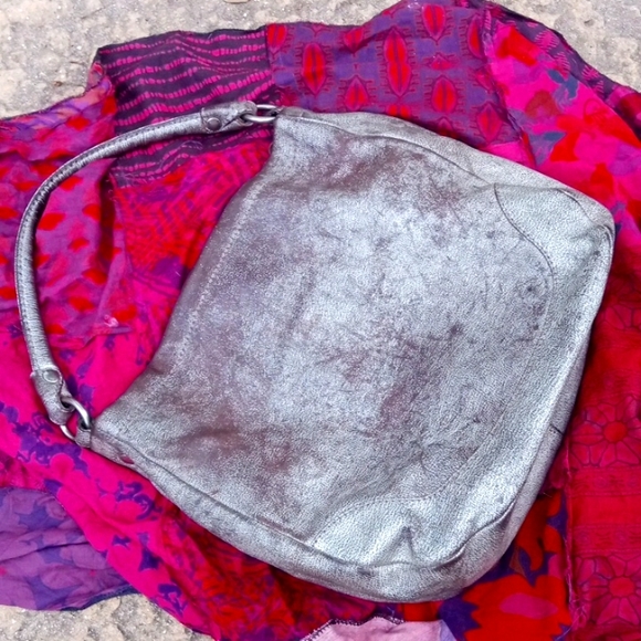 Last chance(SALE) Distressed Frye purse - Picture 3 of 14